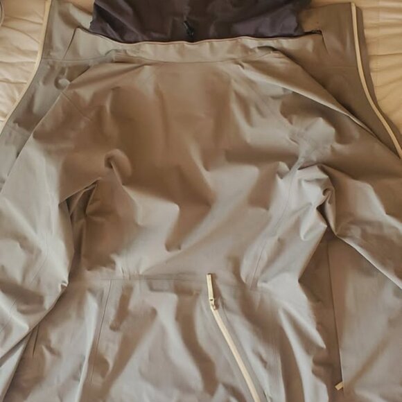 Arc'teryx A2B Commuter Hardshell Goretex Jacket Women's XS - Picture 2 of 5